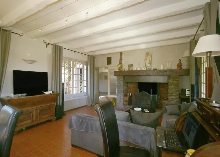 In Near Beaches & Pool Semesterbostad *