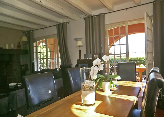 In Near Beaches & Pool *