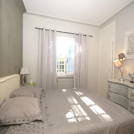 Prázdninový dům In Near Beaches & Pool *