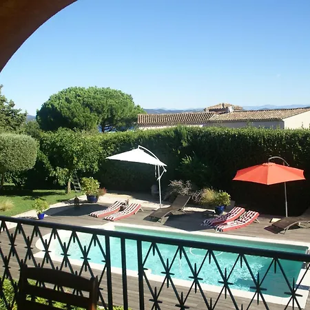 In Near Beaches & Pool Semesterbostad