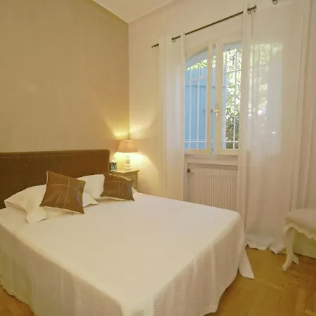 In Near Beaches & Pool Semesterbostad