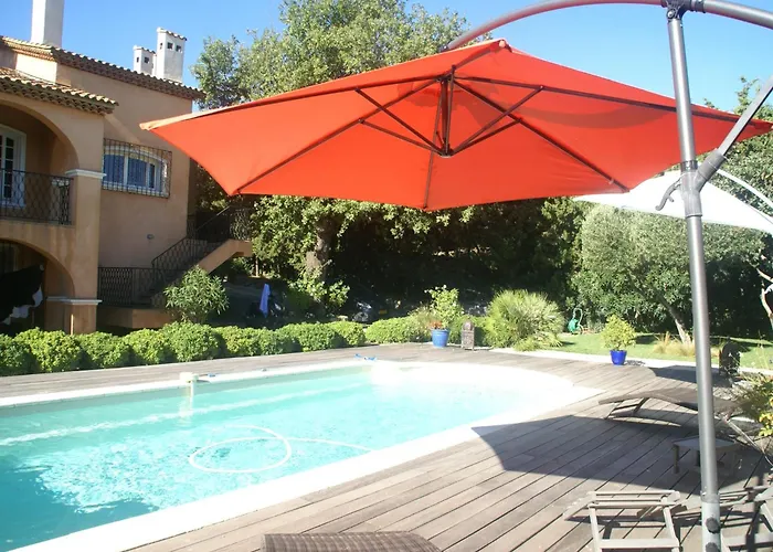 In Near Beaches & Pool Saint-Tropez