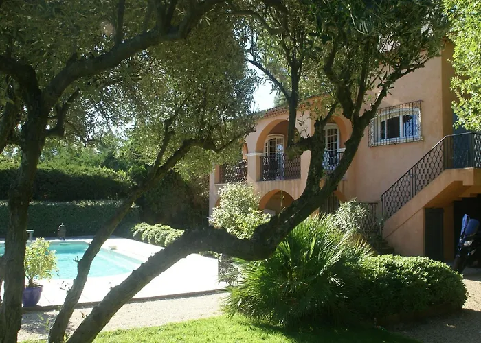 In Near Beaches & Pool