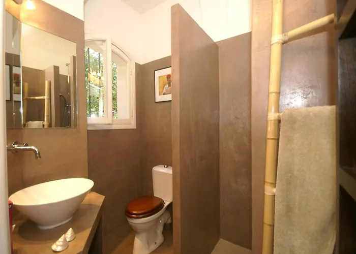 In Near Beaches & Pool Saint-Tropez