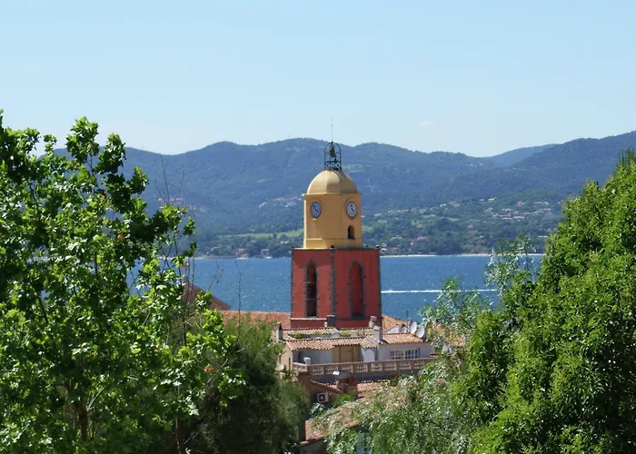 Vakantiehuis In Near Beaches & Pool