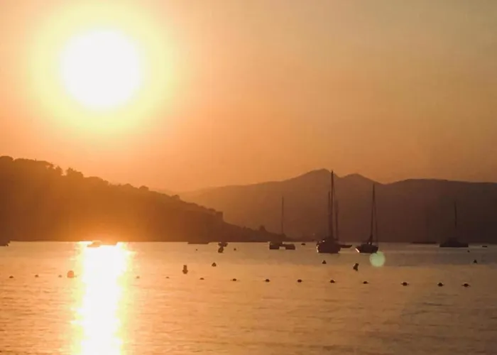 In Near Beaches & Pool Vakantiehuis